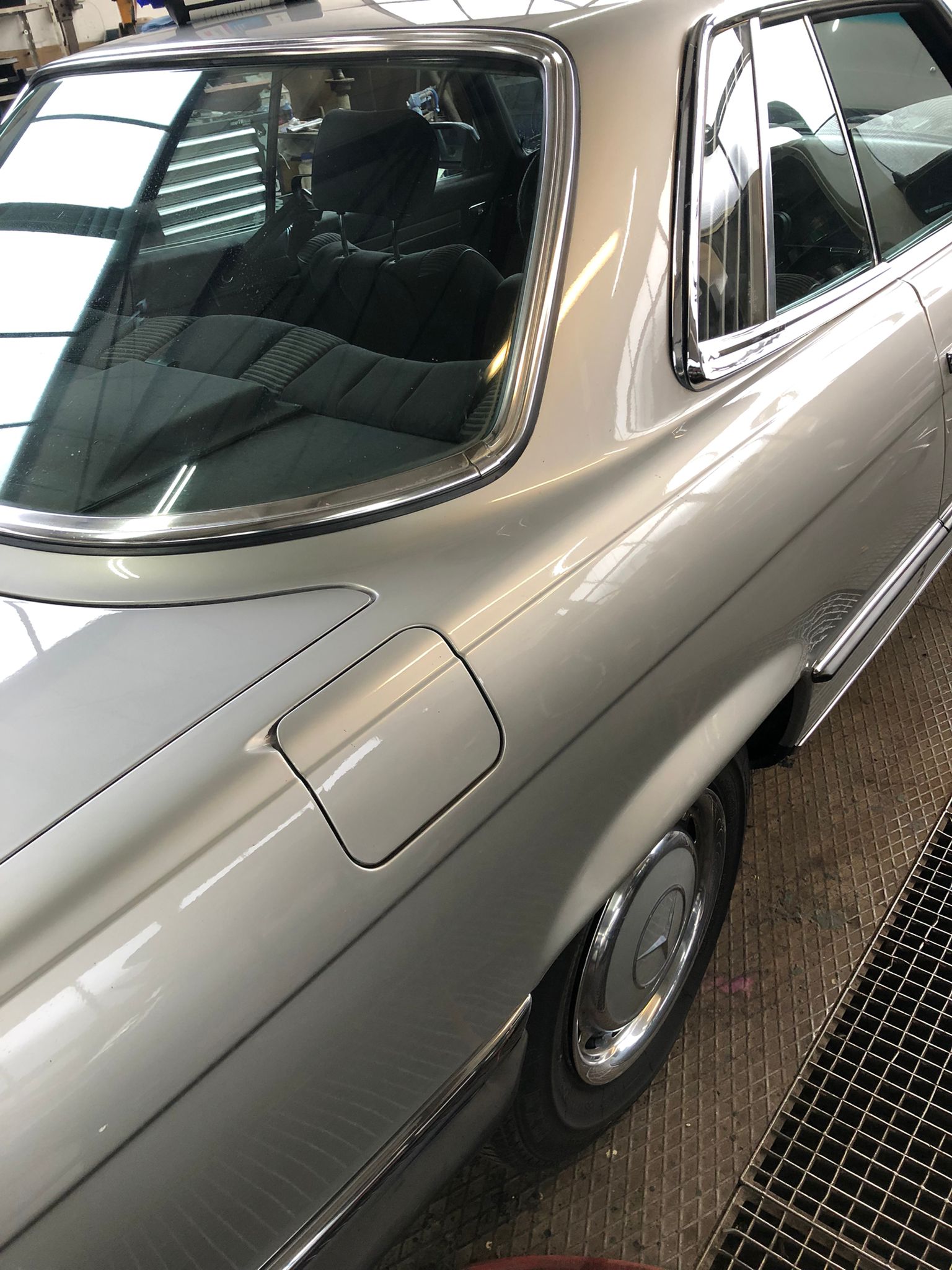 schönes Sammlerstück: C107 280SLC