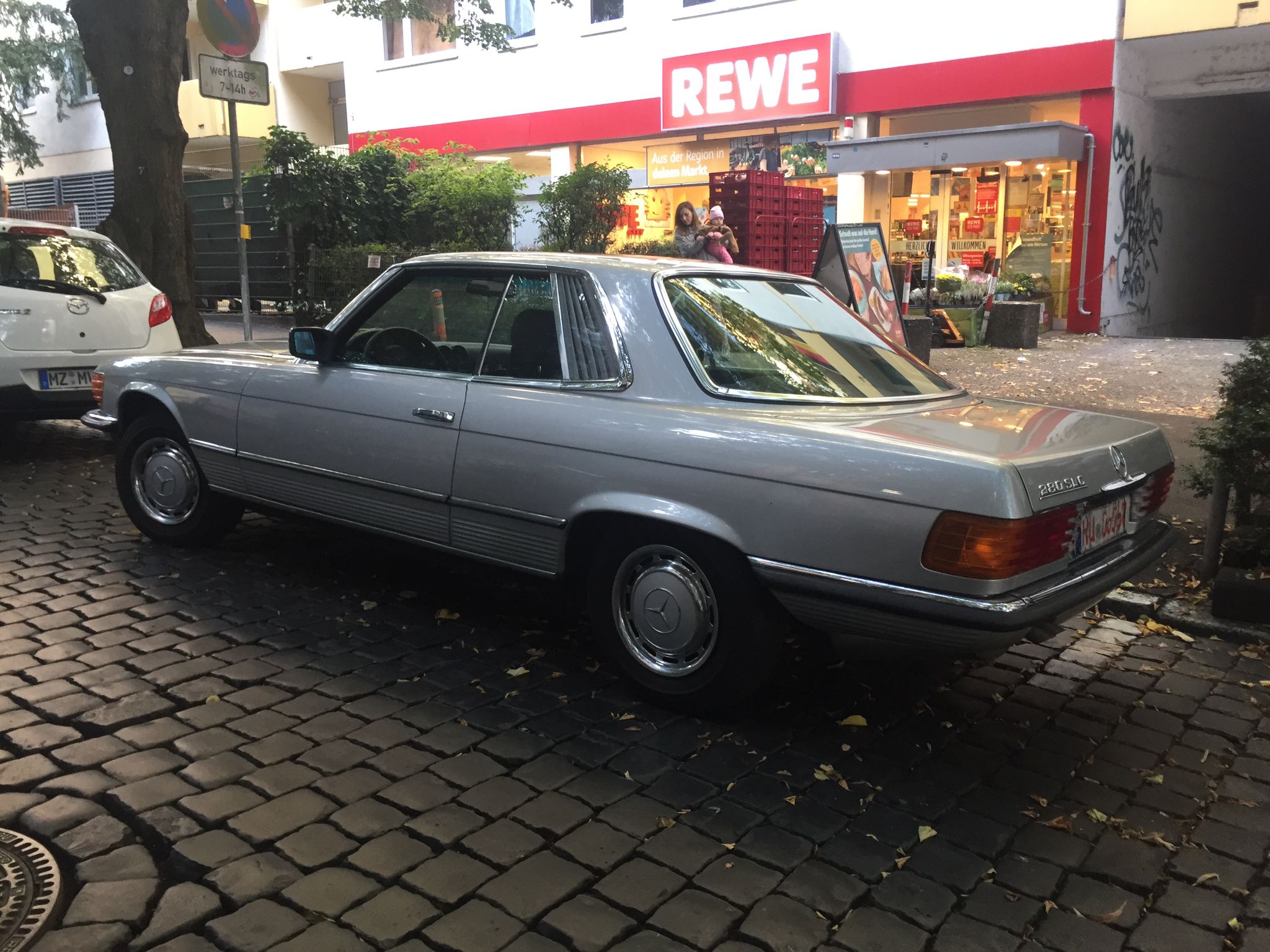 schönes Sammlerstück: C107 280SLC