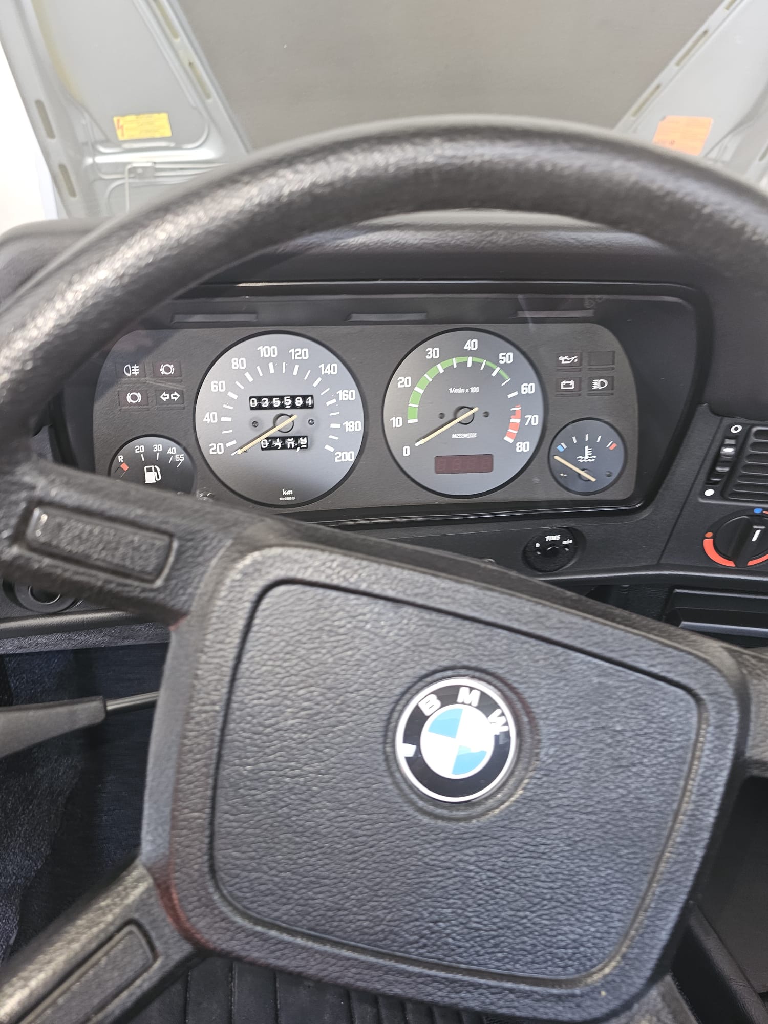 BMW E21 318i